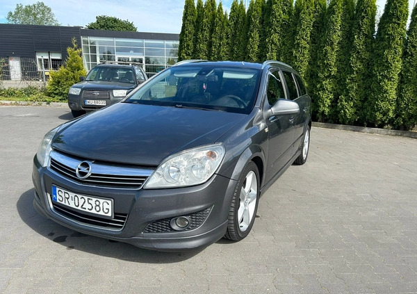 Opel Astra cena 9990 przebieg: 422000, rok produkcji 2010 z Toruń małe 106